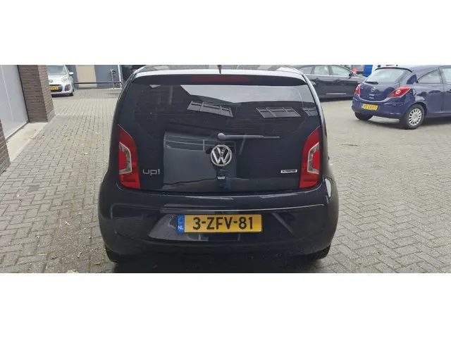 Volkswagen up! 1.0 move up! BlueM. 2015 Benzine 6