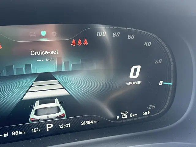 MG EHS 1.5 TGDI Luxury 2023 Hybride Benzine 32