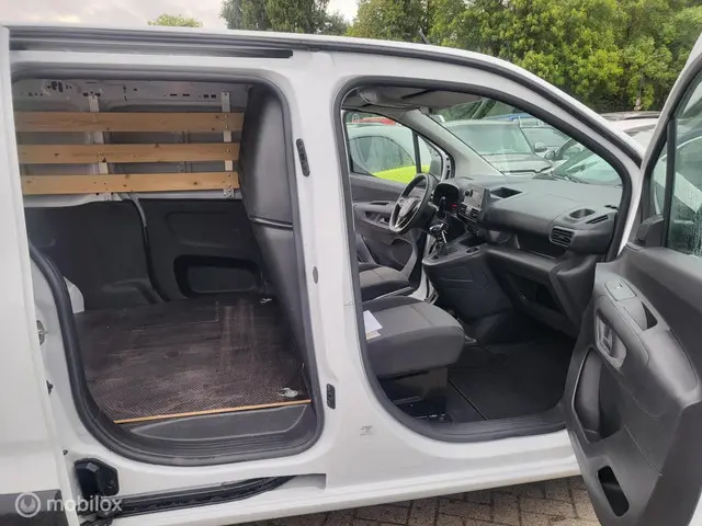 Opel Combo 1.2 PureTech 110 S&S L2 2023 Benzine 10