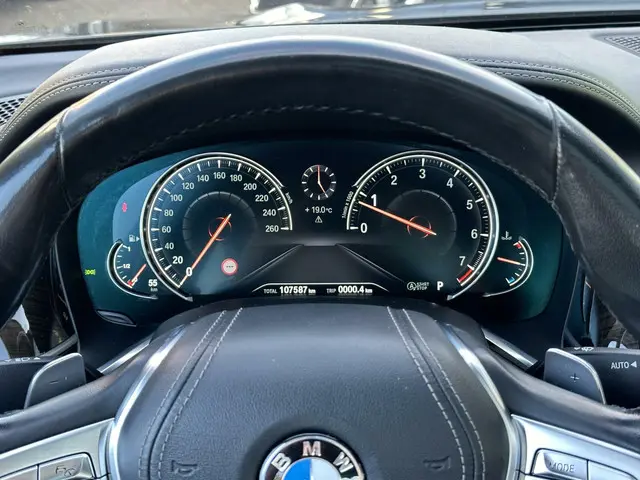 BMW 7 Serie 750i xDrive High Executive 2016 Benzine 42