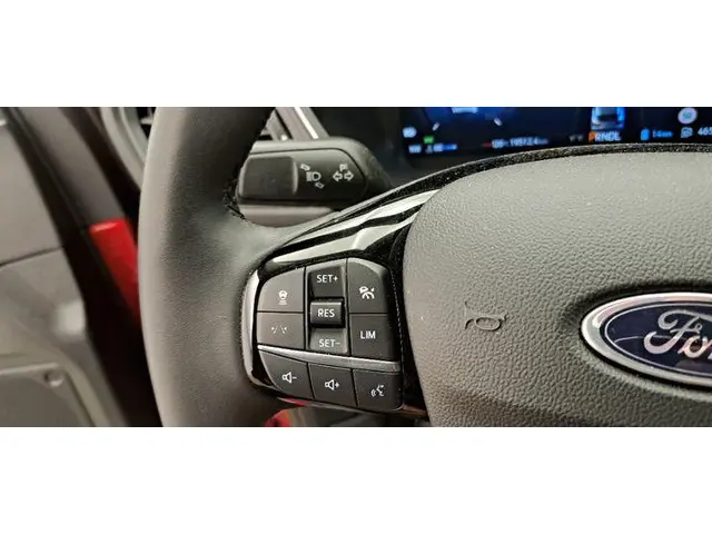 Ford Kuga 2.5 PHEV Titanium 2024 Hybride Benzine 6