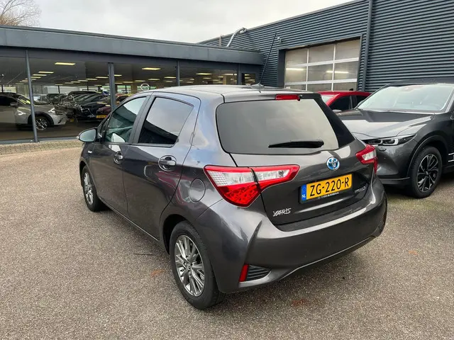 Toyota Yaris 1.5 Hybrid Dynamic 2019 Hybride Benzine 3