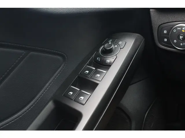Ford Focus 1.0 EcoBoost Hybrid Active Style 2022 Benzine 30
