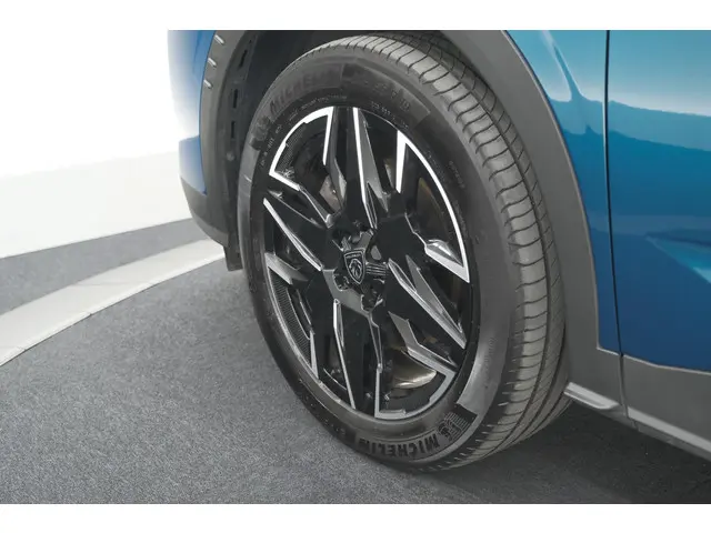 Peugeot 5008 1.2 Hybrid 136 GT 2025 Hybride Benzine 19