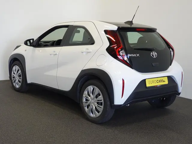 Toyota Aygo X 1.0 VVT-i S-CVT Aut. Play 2024 Benzine 28