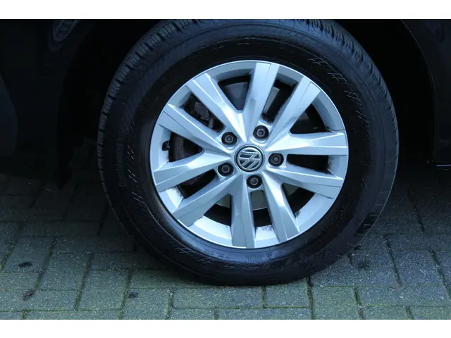 Volkswagen Transporter 2.0 TDI L2H1 30 Bulli 2024 Diesel 7