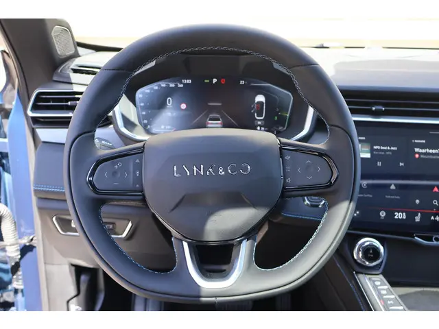Lynk & Co 01 1.5 2025 Hybride Benzine 18