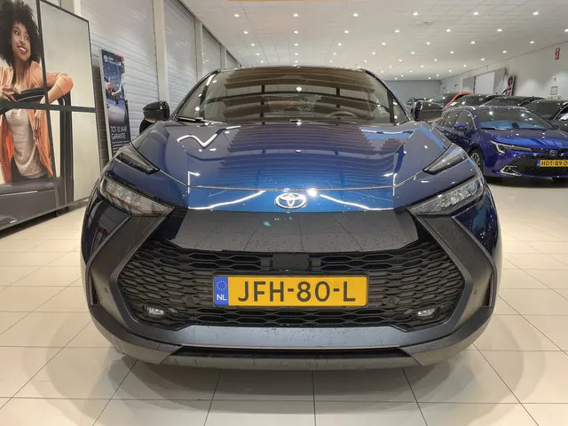 Toyota C-HR 2