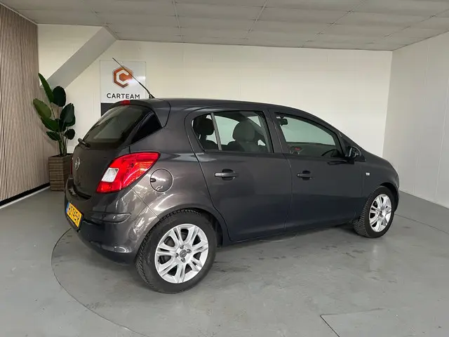 Opel Corsa 1.2-16V Berlin Airco, LMV, 5 deurs 2013 Benzine 6