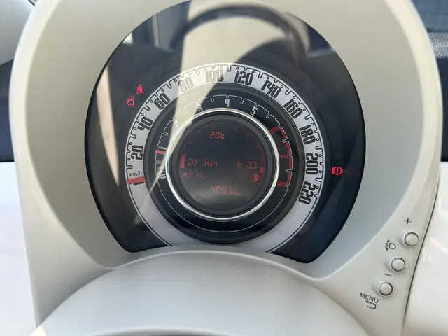 Fiat 500 1.0 Hybrid Launch Edition 2023 Benzine 12