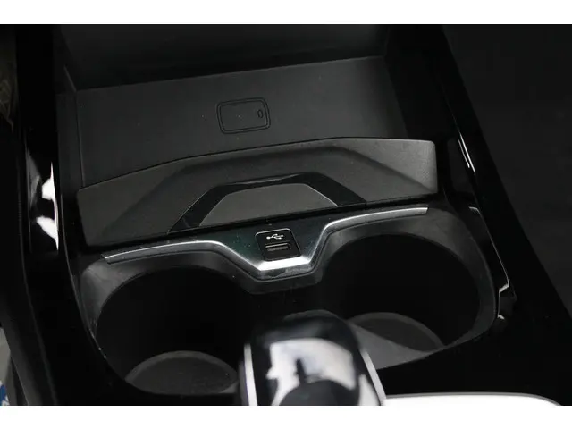 BMW 1 Serie 120i High Executive Edition 2021 Benzine 39