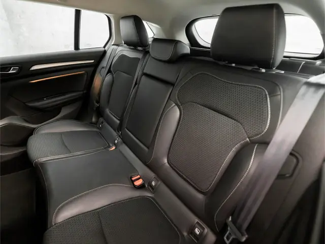 Renault Mégane Estate 1.2 TCe Bose Sport 2018 Benzine 16