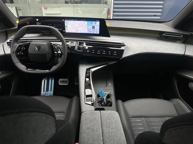 Peugeot 3008 1.2 Hybrid 145 GT 2026 Hybride Benzine 14