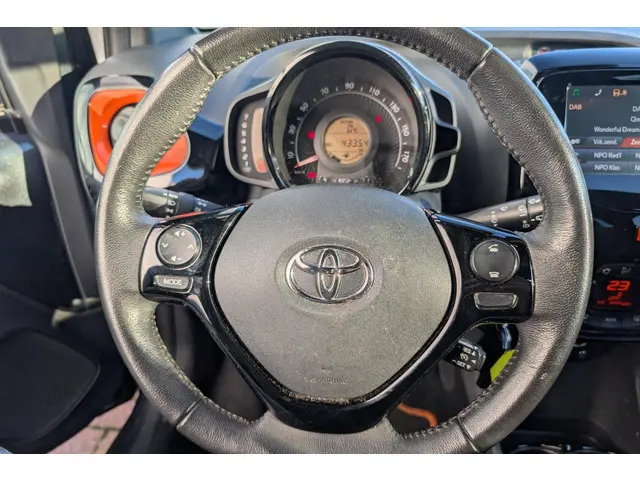 Toyota Aygo 1.0 VVT-i x-JBL 2021 Benzine 25