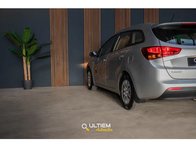 Kia cee'd Sportswagon 1.6 GDI 2014 Benzine 22