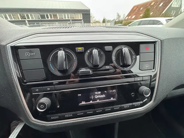 Volkswagen up! 1.0 BMT take up! 2017 Benzine 15