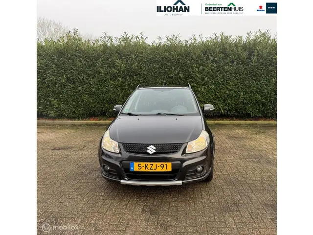 Suzuki SX4 1.6 Executive 2013 Benzine 3