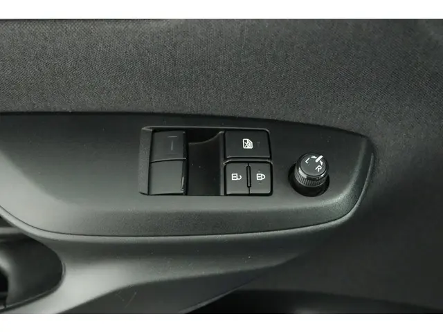 Toyota Yaris 1.5 Hybrid Active 2022 Hybride Benzine 27