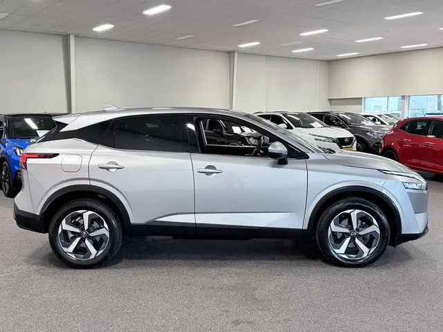 Nissan QASHQAI 1.3 MHEV Xtronic 2024 Benzine 6