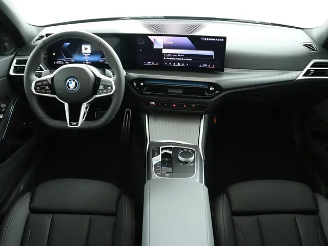 BMW 3 Serie Touring 330e xDrive 2025 Hybride Benzine 4