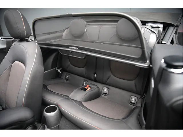 MINI Cooper Cabrio Mini 1.5 Chili 2018 Benzine 52