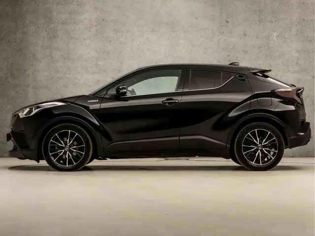 Toyota C-HR 2