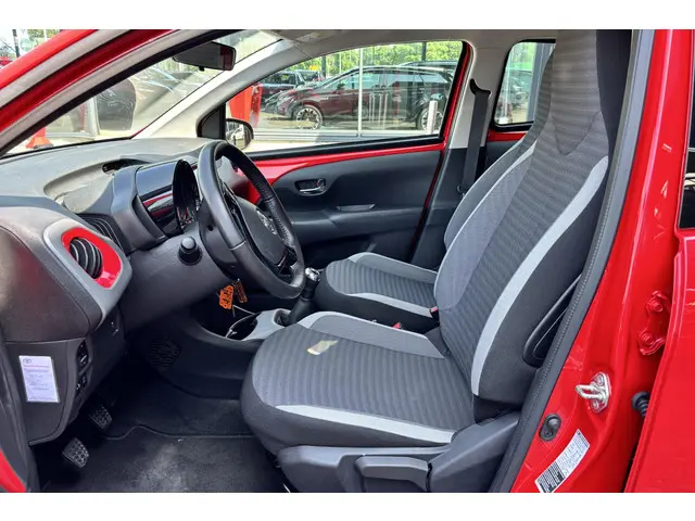 Toyota Aygo 1.0 VVT-i x-play 2020 Benzine 10