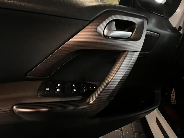 Peugeot 2008 1.6 VTi Féline 2013 Benzine 15