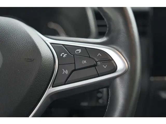 Renault Clio TCe 100 EDC Intens 2021 Benzine 34