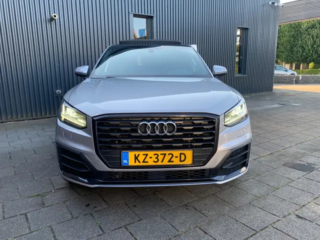 Audi Q2 1.4 TFSI CoD, PANO, NAP, S-LINE 2017 Benzine 3