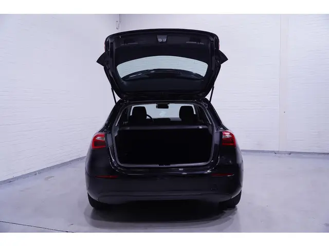 Mercedes-Benz A-Klasse 180d Design 2021 Diesel 9