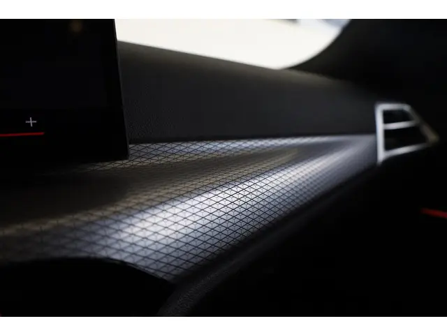 BMW 3 Serie Touring 330e 2025 Hybride Benzine 18