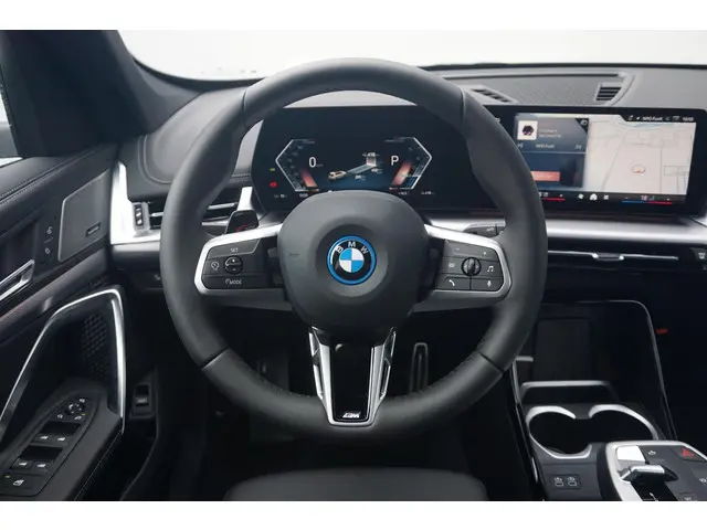 BMW iX1 eDrive20 M Sport 2025 Elektrisch 16