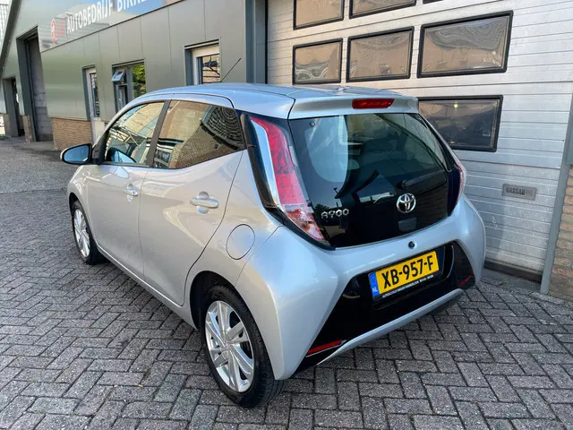 Toyota Aygo 1.0 VVT-i x-cite 2018 Benzine 3