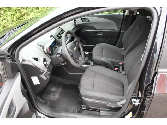 Chevrolet Aveo 1.2 LT 2013 Benzine 9