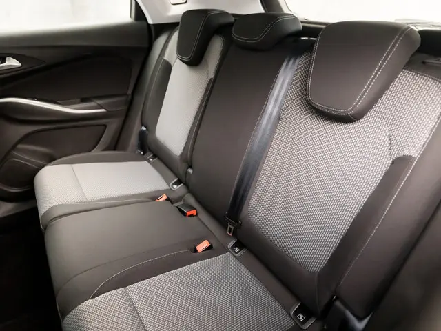 Opel Grandland X 1.2 Turbo Sport 2021 Benzine 14