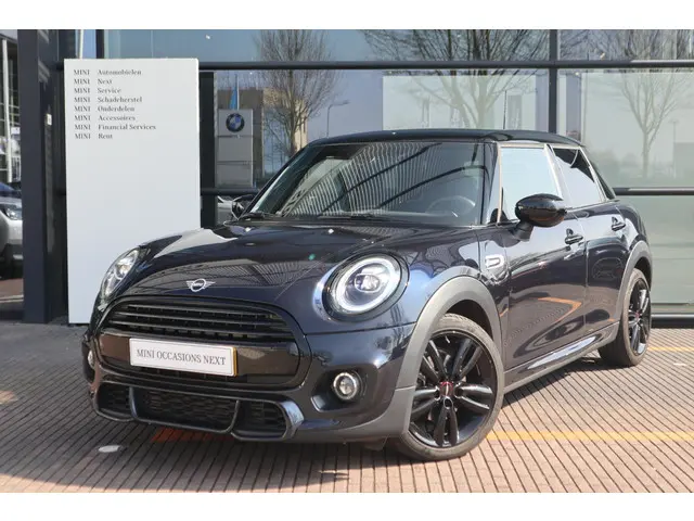 MINI 5-Deurs Cooper 2021 Benzine 22