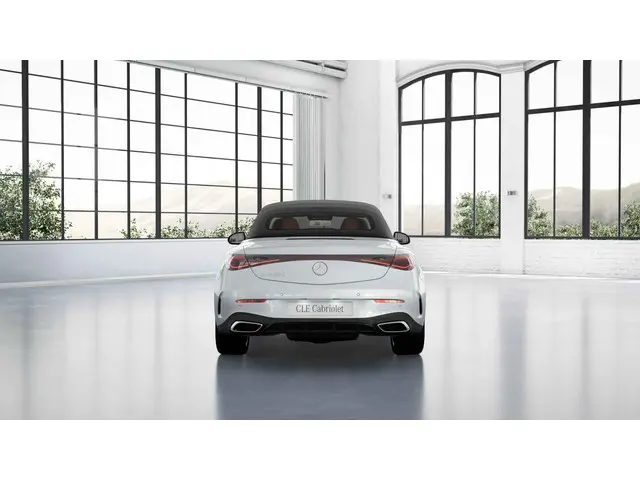 Mercedes-Benz CLE Cabriolet 200 AMG Line 2025 Benzine 10