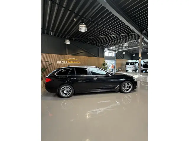 BMW 5 Serie Touring 530i High Executive 2018 Benzine 9