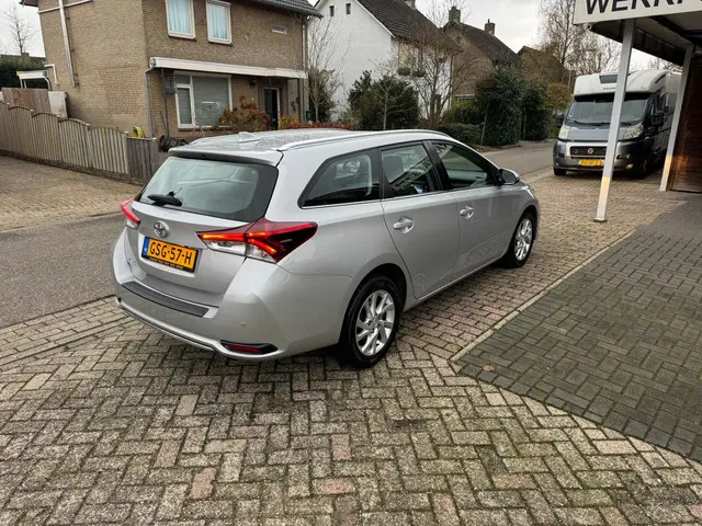 Toyota Auris Touring Sports 1.3 Now 2019 Benzine 2