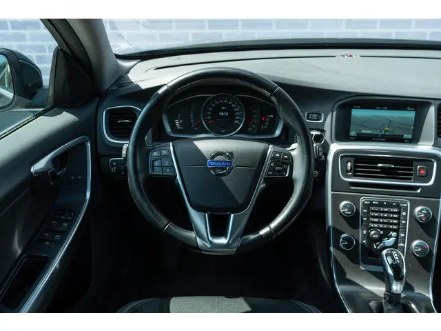 Volvo V60 T3 150 pk Momentum Automaat 2014 Benzine 9