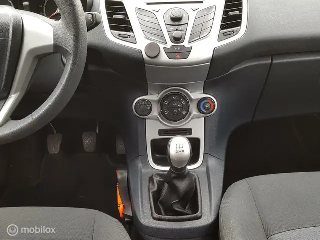 Ford Fiesta 1.25 Champion 2012 Benzine 12