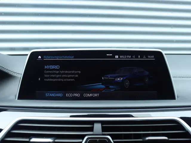 BMW 7 Serie 745e 2022 Hybride Benzine 29