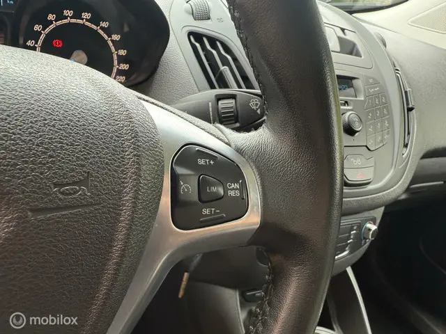 Ford Tourneo Courier Titanium 2016 Benzine 12