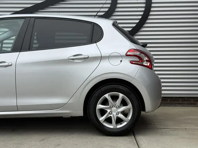 Peugeot 208 1.2 PureTech Style Pack 2015 Benzine 10