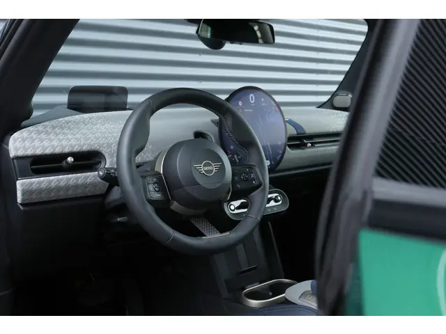 MINI 3-Deurs Cooper C 2024 Benzine 13