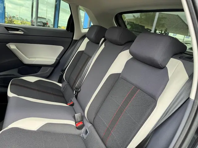 Volkswagen Polo 1.0 TSI Highline 2019 Benzine 33