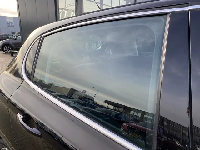 Peugeot 208 1.2 PureTech Allure 2018 Benzine 9