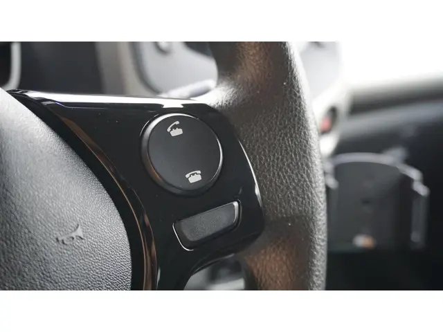 Peugeot 108 1.0 VTi 69pk 3Drs Active 2016 Benzine 17