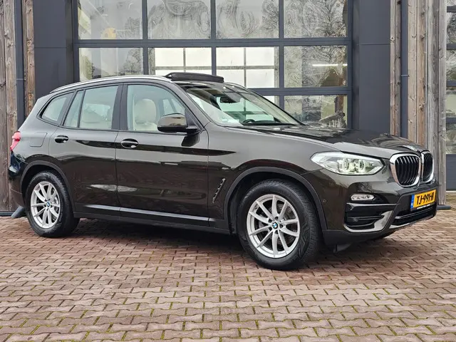 BMW X3 xDrive20i High Executive 2018 Benzine 2